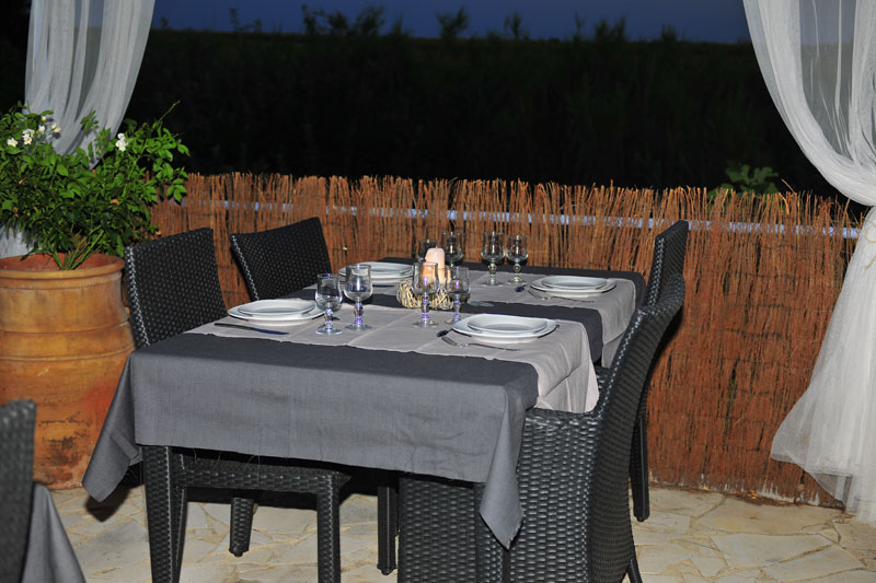 table hote 1